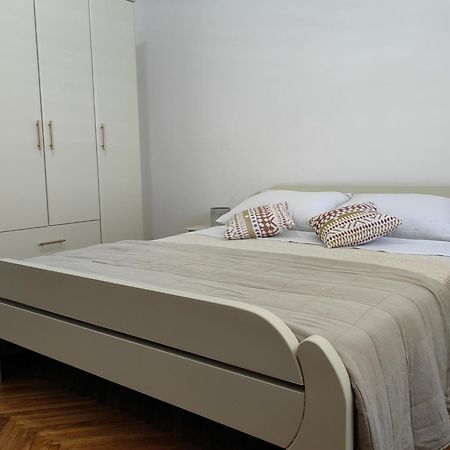 Orient Apartman Sremska Kamenica Екстериор снимка
